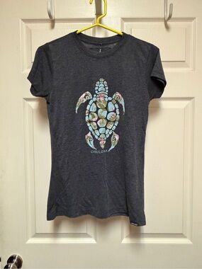 Cariloha Women's Charcoal Short Sleeve Tee with Sea Turtle Print